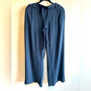 NWOT A new day wide leg pants with elastic waist.